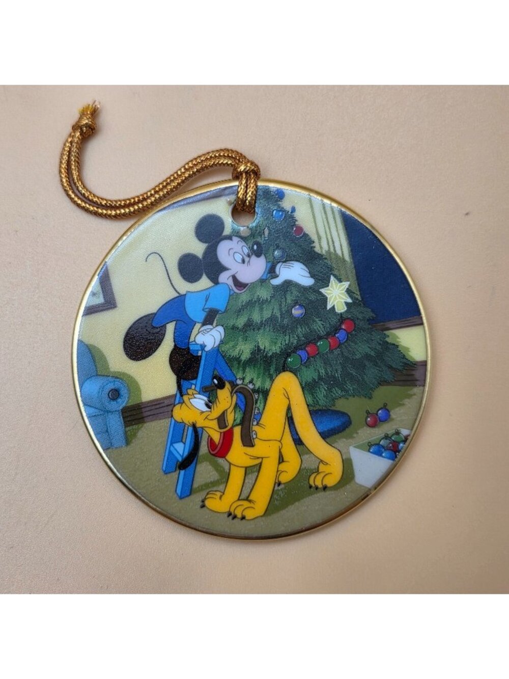 WDCC Plutos Christmas Tree Pluto Helps Decorate 1996 Happy Holidays Ornament
